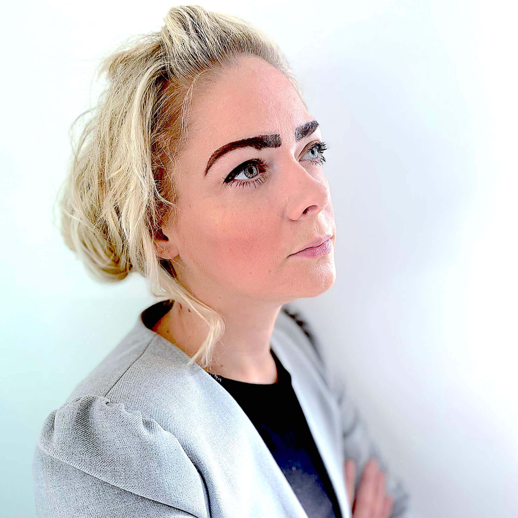 Rhiannon Jones headshot